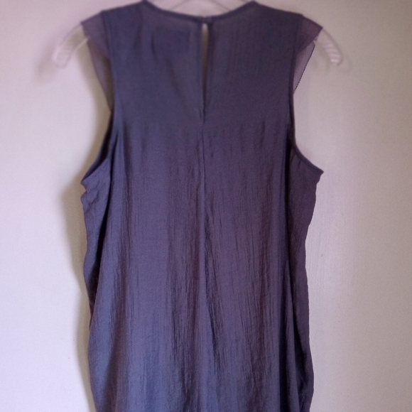 Vera Wang sleeveless V-Neck pintuck women's size medium - Picture 7 of 8